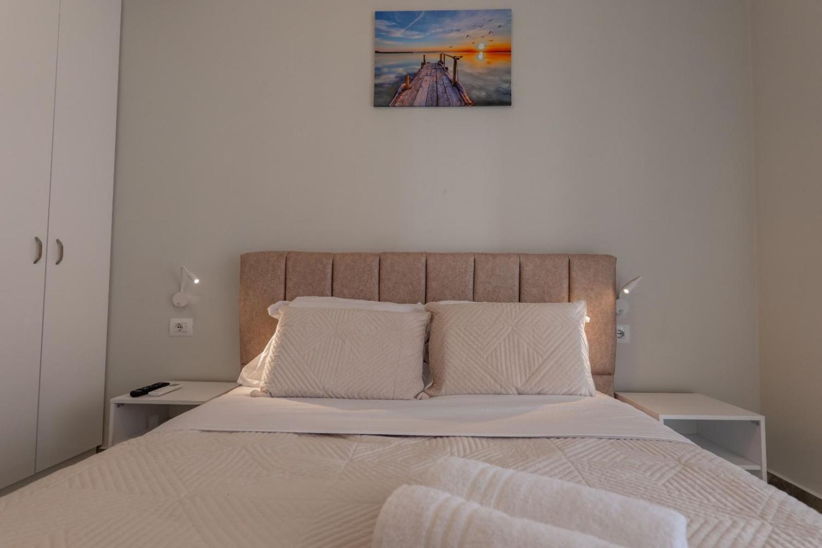Esel Apartments Sarande Exterior photo