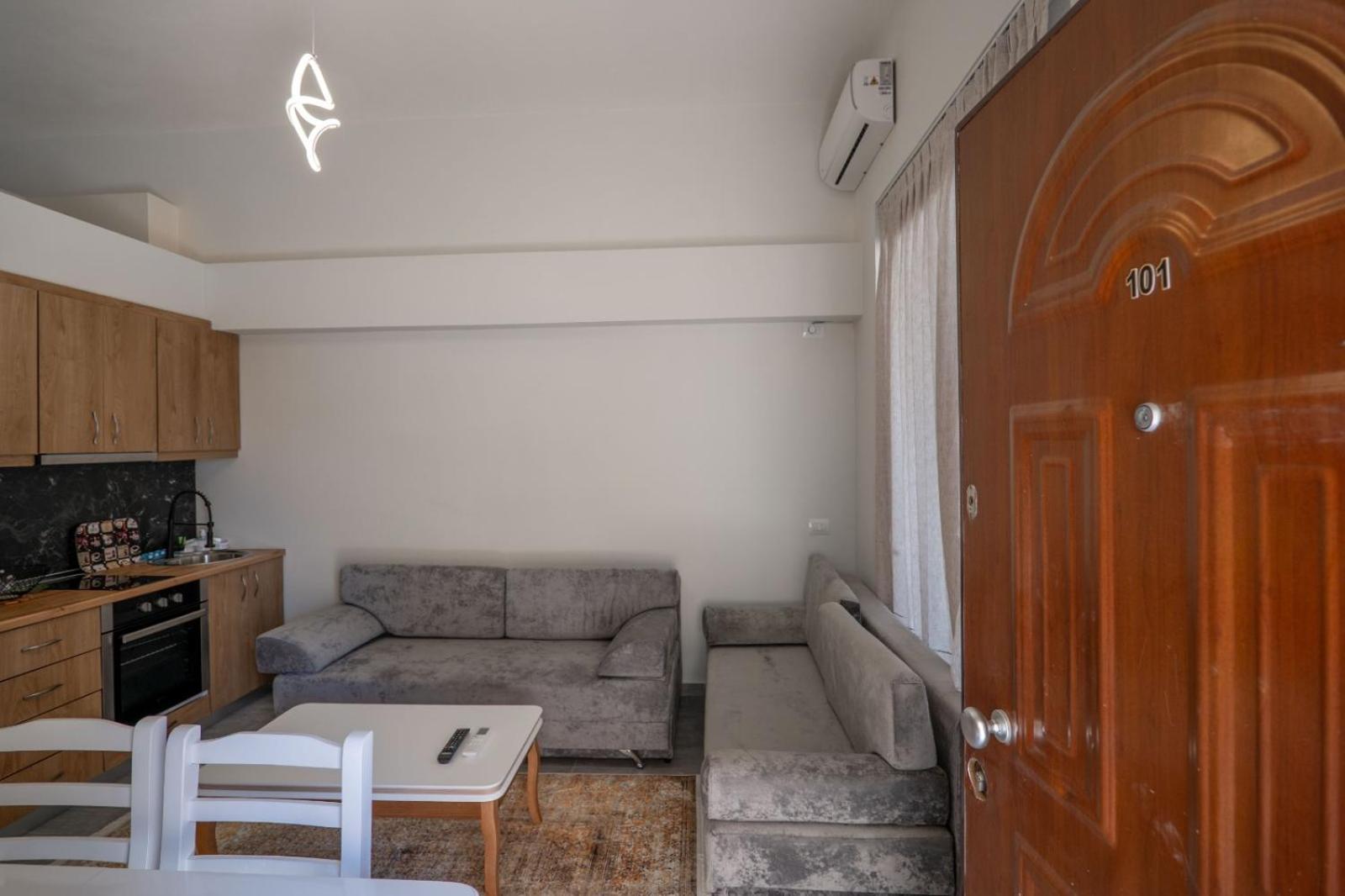 Esel Apartments Sarande Exterior photo