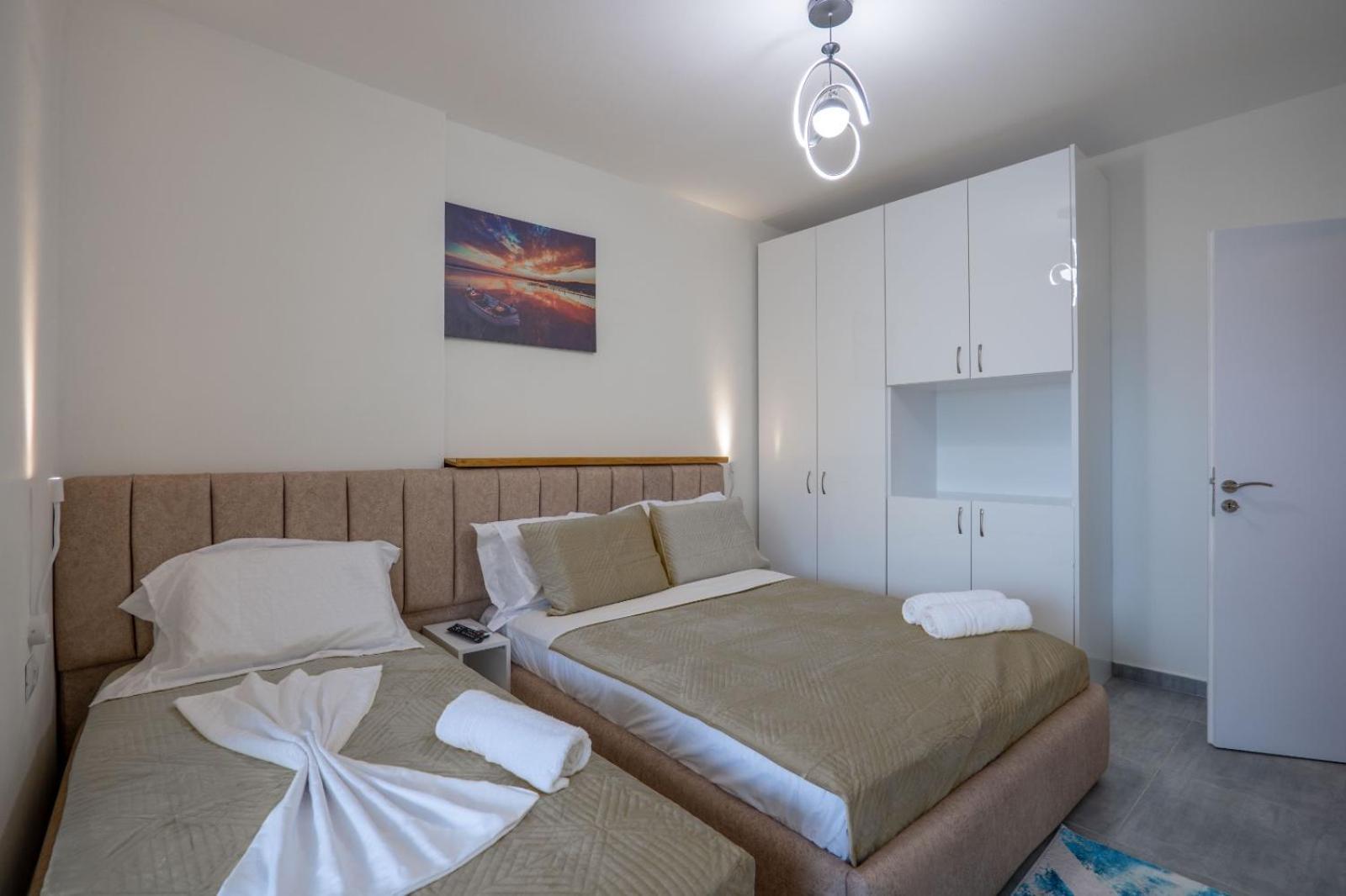 Esel Apartments Sarande Exterior photo